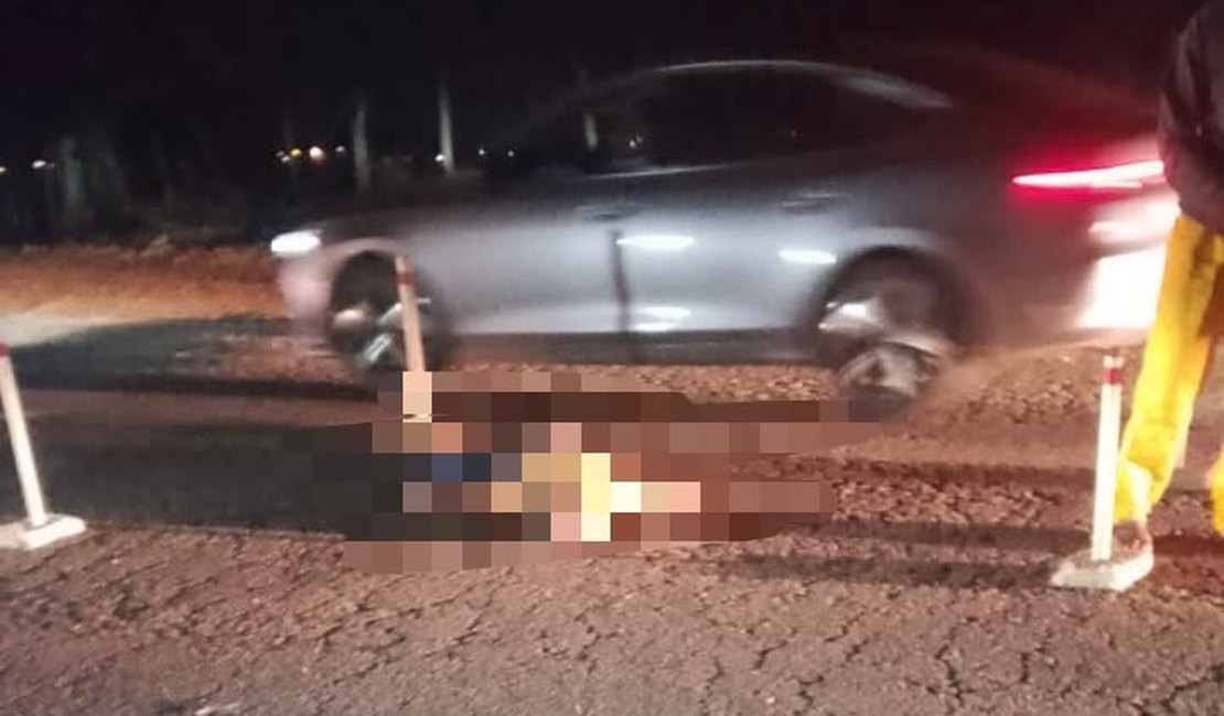 Homem morre após ser atingido por moto e atropelado por carro em Arapiraca