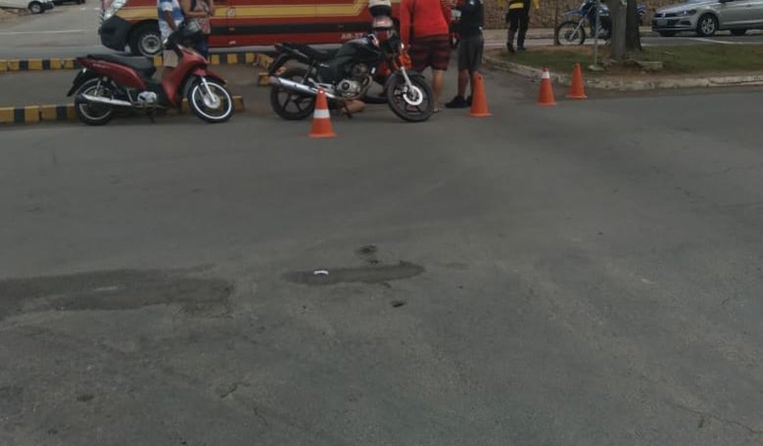 Após realizar conversão proibida, motociclistas provocam colisão em  Arapiraca