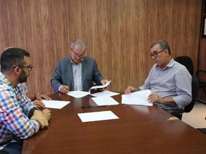 Crea e TCE firmam convênio para fiscalizar obras públicas em Alagoas
