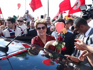 Dilma Rousseff deixa o Palácio da Alvorada e segue para Porto Alegre