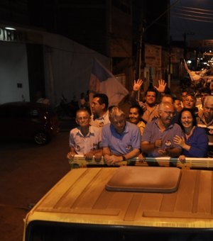 Rogério recebe apoio da população durante grande carreata pelas ruas de Arapiraca