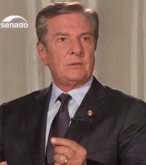 Collor diz na TV Senado que é pré-candidato a presidência do Brasil 