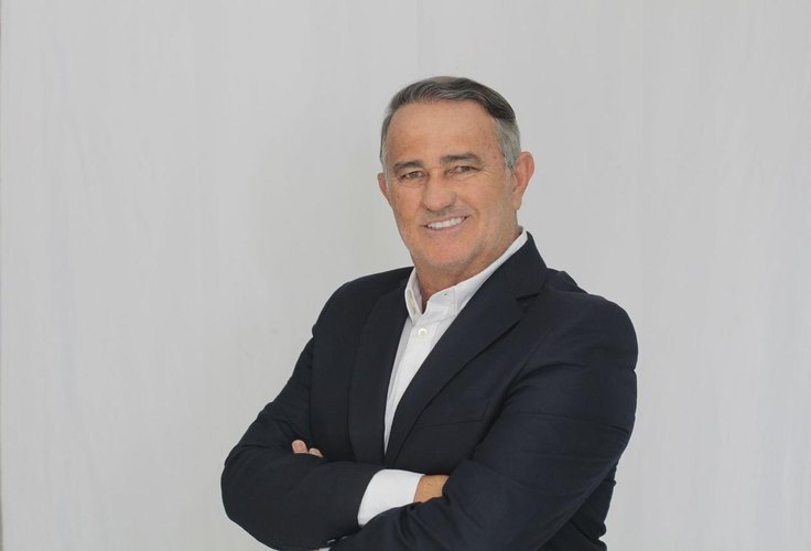 Prefeito Júnior Menezes sanciona projeto do vereador Ricardo Praxedes que leva futmesa para escolas municipais