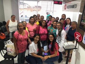 Mulheres girauenses realizam exames de mamografia 