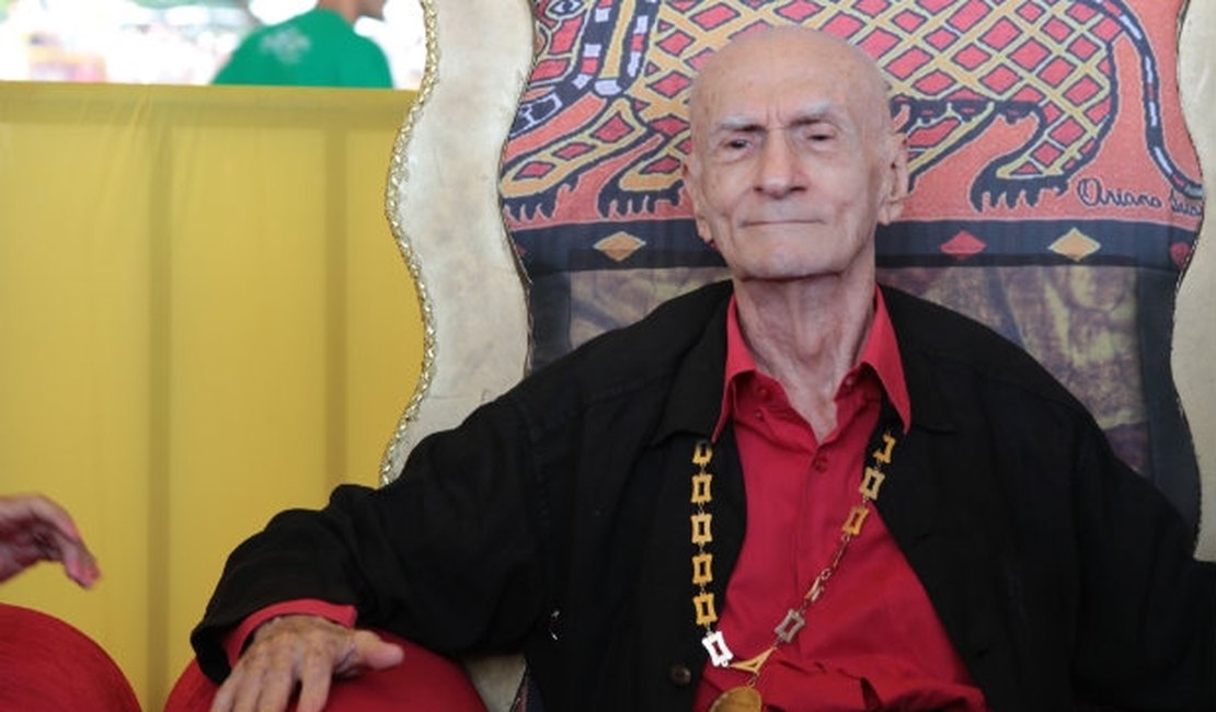 Ariano Suassuna morre aos 87 anos