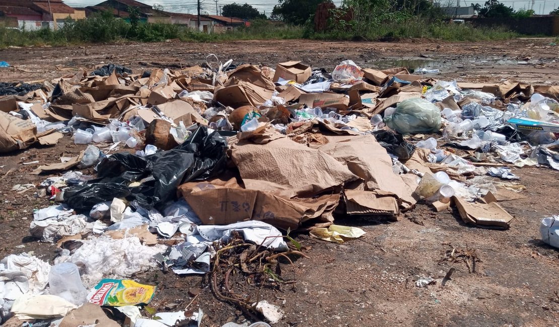 [Vídeo] Prefeitura flagra descarte irregular de lixo e empresa de construção será multada