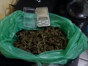 Mototaxista é preso e dois menores são apreendidos por tráfico de drogas