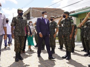 Desfiles e apresentações artísticas marcaram o início das festividades em Canafístula