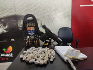 Homem é preso com droga, arma e caderno de anotações com dívida do tráfico