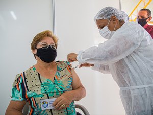 Aplicações de terceiras doses de vacinas no Estado serão investigadas
