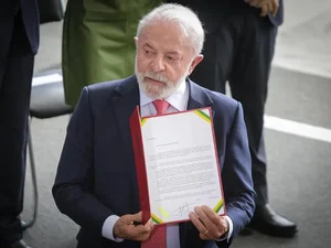 Lula veta integralmente PL que reduz penas de Bolsonaro e condenados por atos golpistas