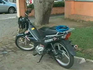 Mãe ‘empresta’ veículo sem retrovisor para filho adolescente fazer compra em Arapiraca