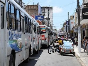 Dois ônibus coletivos são assaltados nesta manhã em Maceió