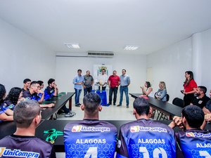 Prefeito recebe seleções alagoanas de Handebol Cadete