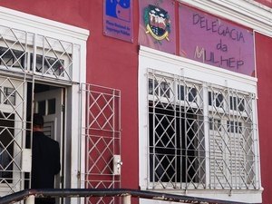 Após sofrer violência doméstica, mulheres peregrinam para prestar queixa em AL