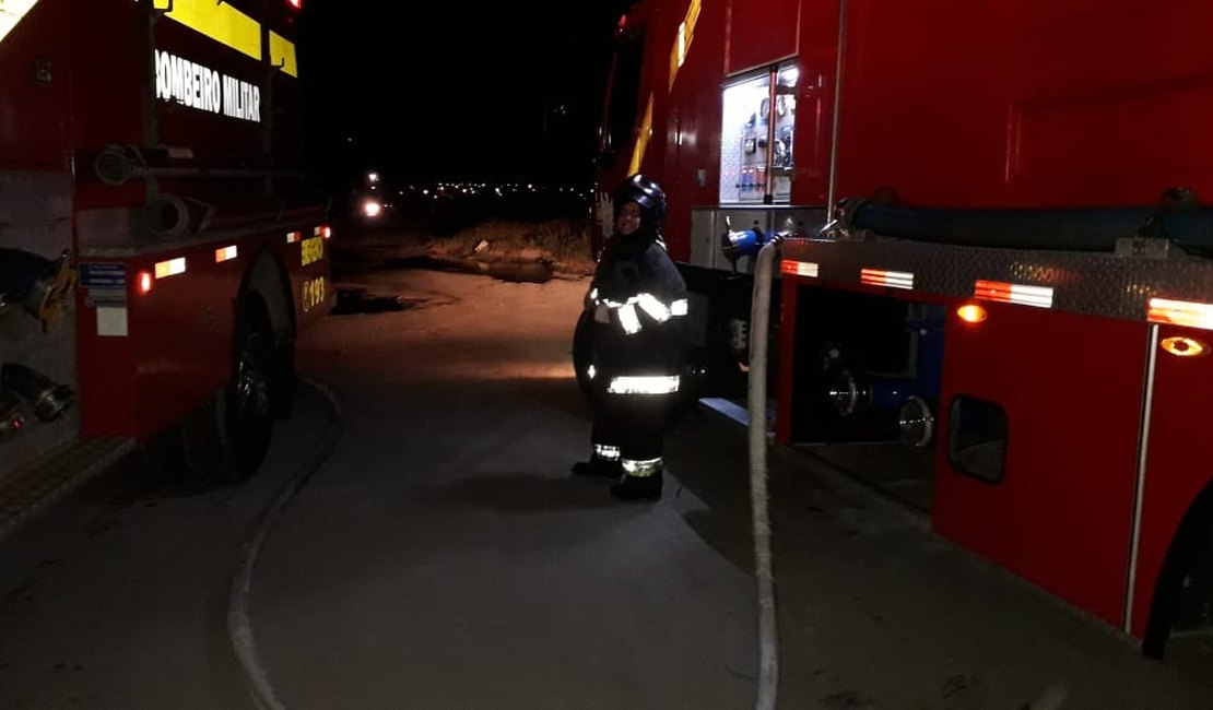 Princípio de incêndio atinge carrinho de lanche no bairro do Farol, em Maceió