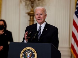 EUA começam a oferecer vacinas de reforço contra covid-19 em setembro