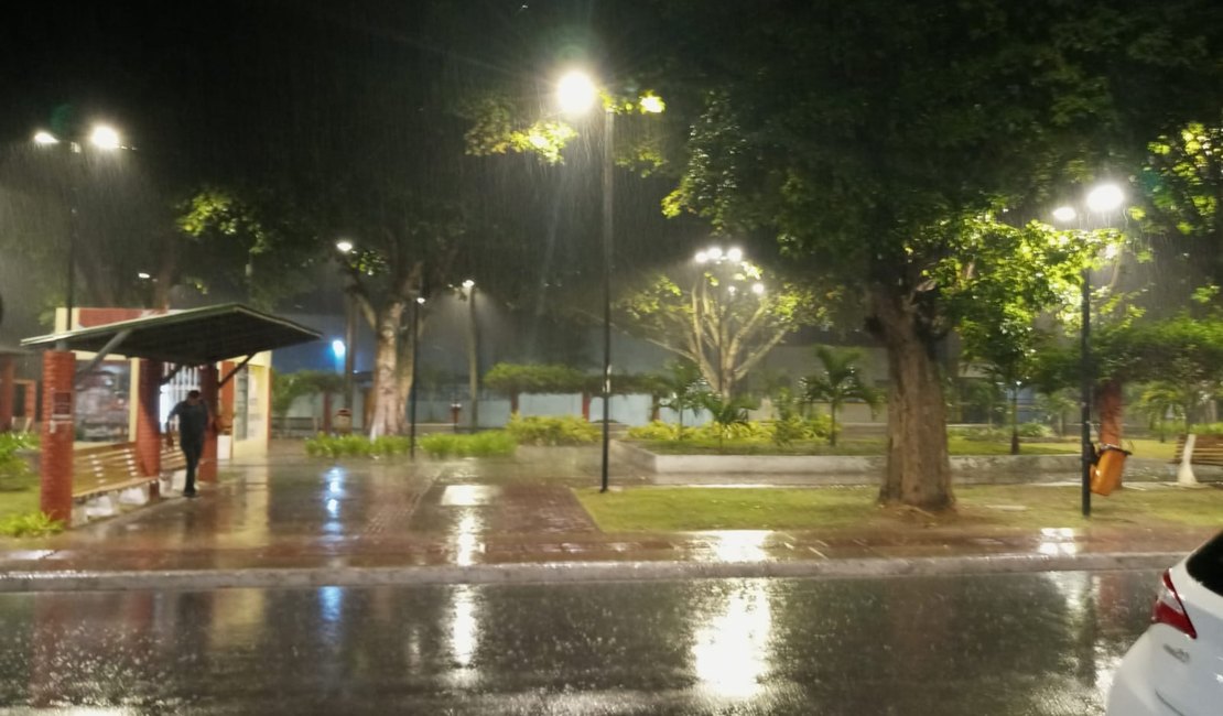 Prefeitura orienta arapiraquenses sobre cuidados no período de chuvas