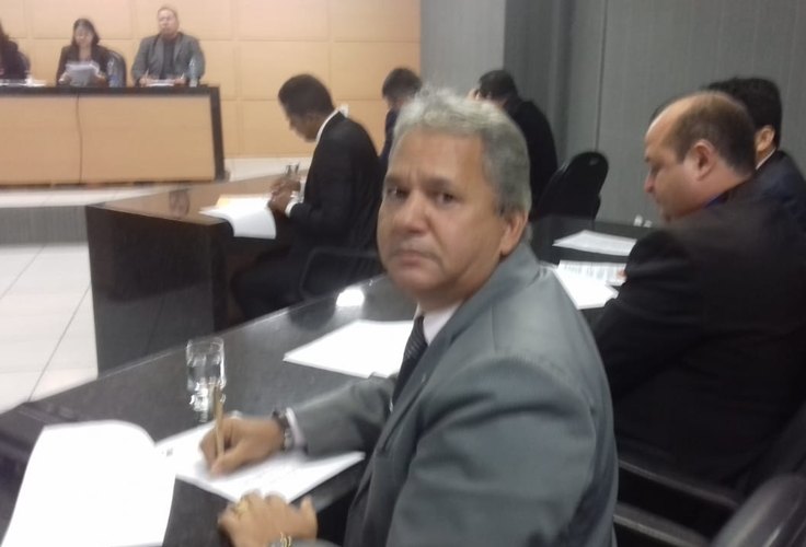 Pastor tenta justificar por que votou contra a comissão de fiscalização de recursos para covid 19 em Arapiraca