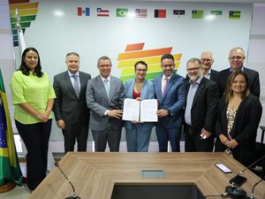 Governador assina contrato de R$ 1 bilhão com Banco do Brasil para duplicação de rodovias