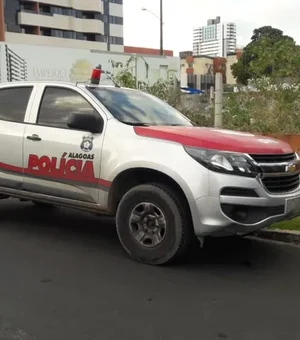 Homem reage à abordagem policial, entra em confronto e acaba preso por tráfico em Ipioca