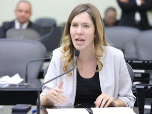 Cibele Moura propõe criação de prontuário único intersetorial para autistas em AL