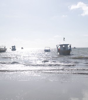 Escuneiros liberam acesso às piscinas naturais de Maragogi