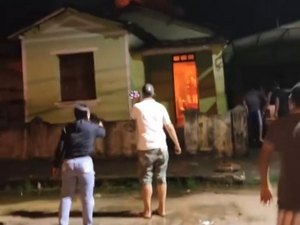 Casa de idosos é destruída por incêndio depois de ser atingida pelas chuvas em Penedo