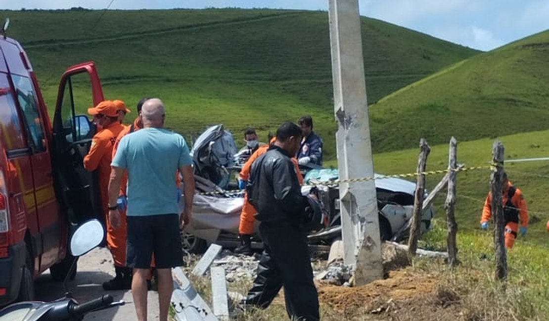 Acidente em Porto Calvo deixa homem morto e preso às ferragens