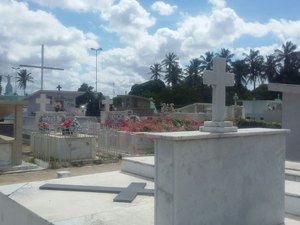 Reforma de túmulos só podem ser feitas com autorização até 20 de outubro em Arapiraca