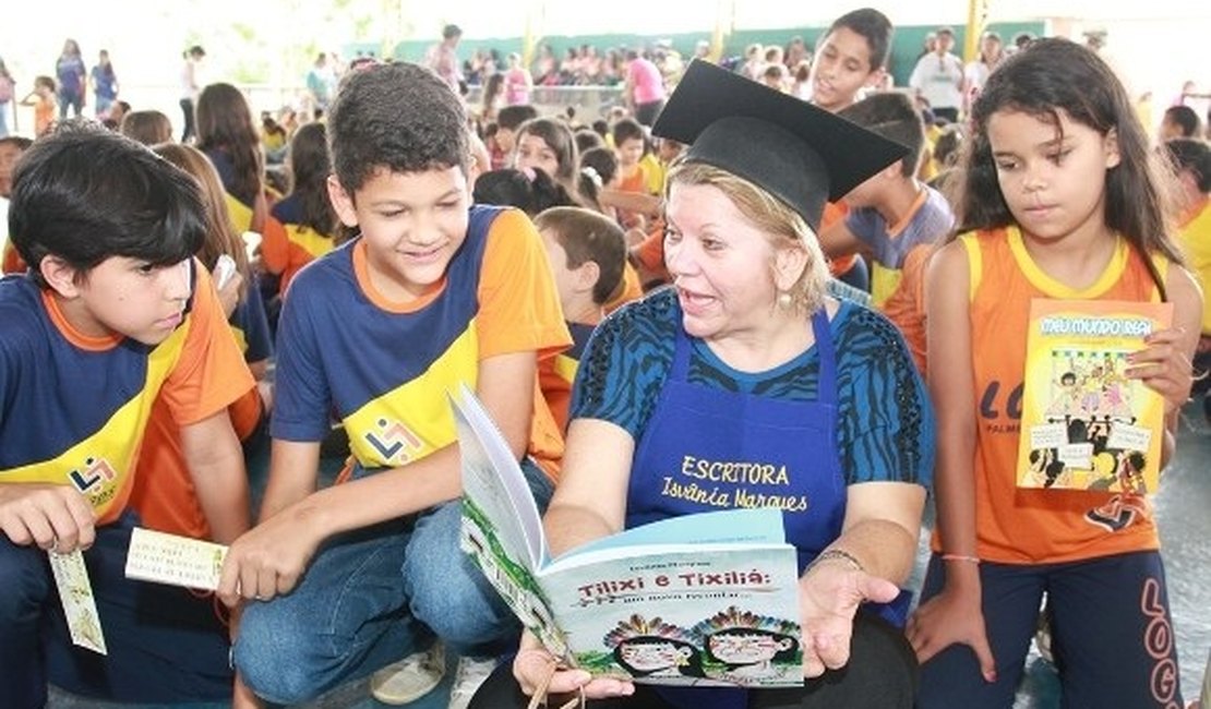 Festival do livro infantojuvenil atrai estudantes de Palmeira dos Índios