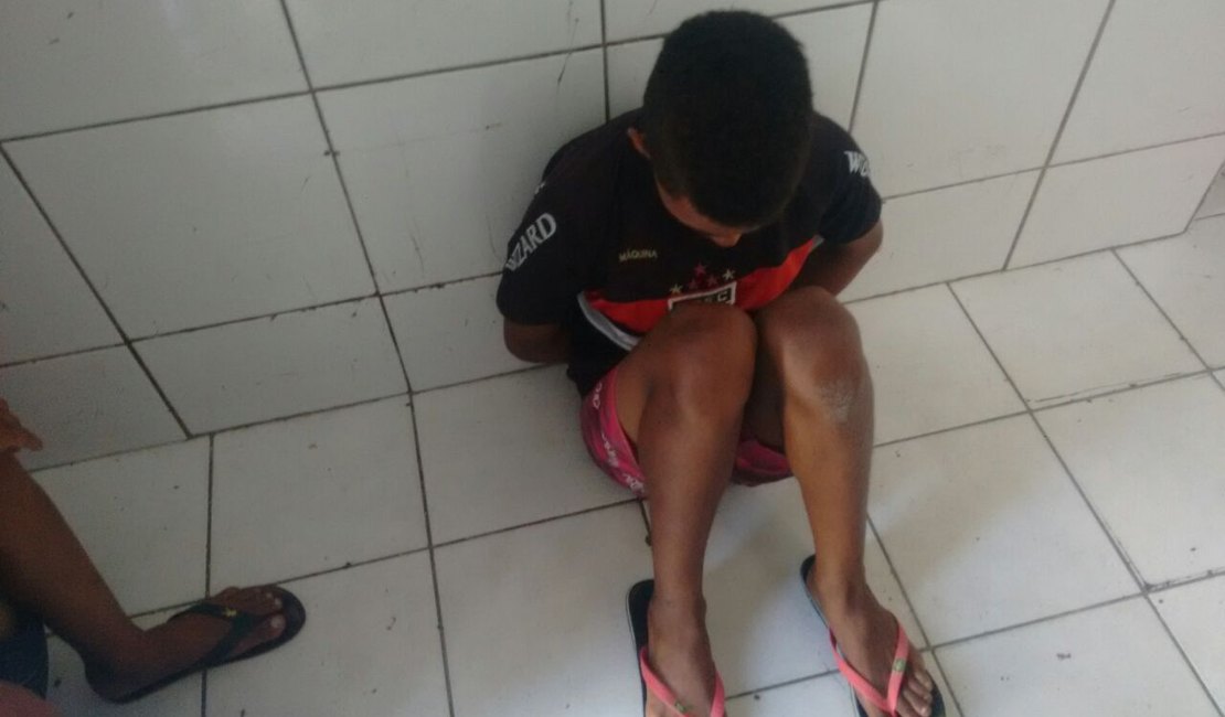 Jovem de 18 anos é preso na Barra Nova suspeito de tráfico de drogas