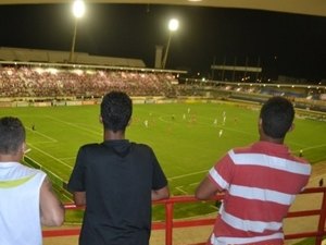 Justiça proíbe entrada de menores desacompanhados no Rei Pelé