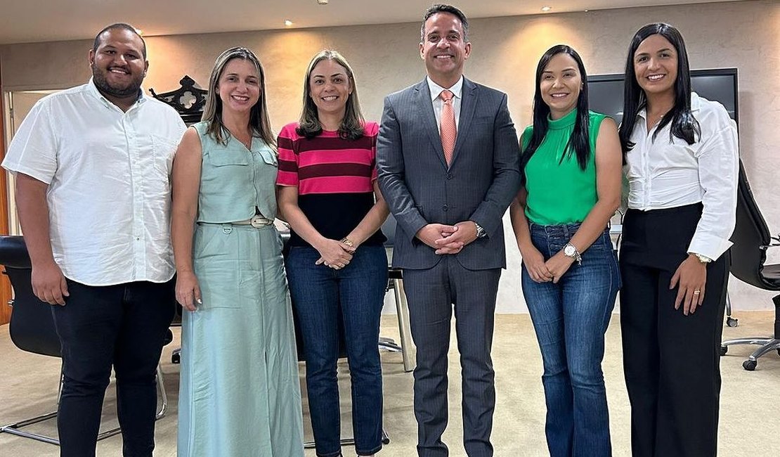 Prefeitore eleito por Matriz de Camaragibe, Fernando Cavalcante, participa de reunião com governador Paulo Dantas