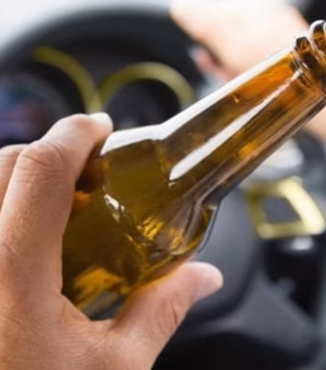 Motoristas são presos por embriaguez após acidentes em Maceió