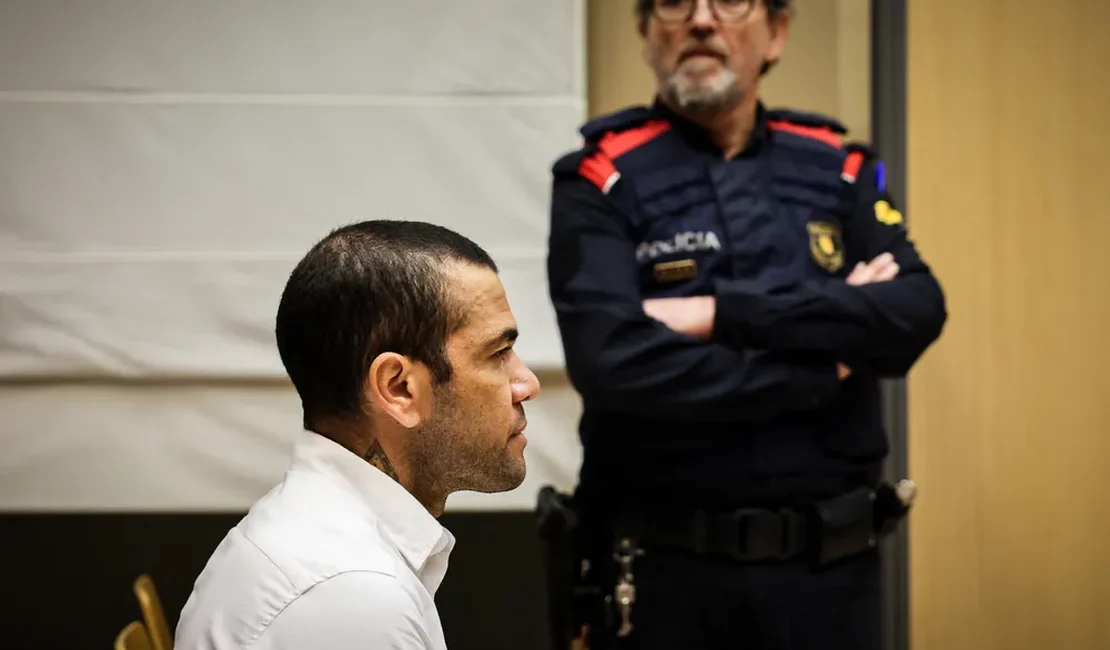 Começa julgamento de Daniel Alves: relembre o caso envolvendo jogador e jovem em boate na Espanha