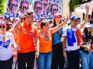 Em Arapiraca, JHC homenageia Célia Rocha e destaca parceria com Lucas Barbosa