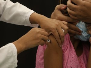 Brasil registra 35,8 mil novos casos de covid-19 em 24 horas