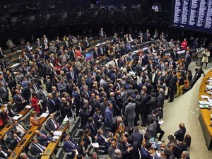 Câmara aprova texto-base de MP que altera Código Florestal e flexibiliza regras de anistia