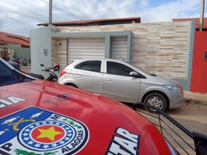 [Vídeo] Polícia investiga morte de professor assassinado a facadas dentro de casa em Arapiraca