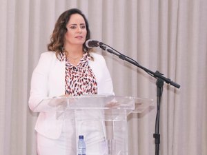 Rogério Teófilo desaparece da Prefeitura e vice-prefeita exige presença do gestor