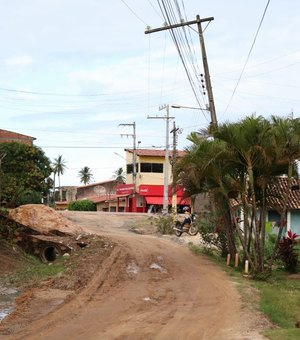Moradores temem que postes desabem em São Bento e Barra Grande