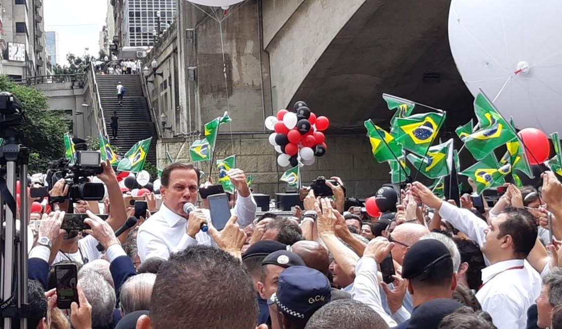 Doria lança aplicativo de táxi em São Paulo