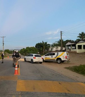 Polícia Rodoviária revista 112 condutores na região da Zona da Mata nesta sexta-feira