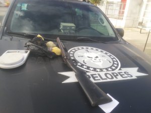 Polícia prende dois acusados de tráfico de drogas em São Luís do Quitunde