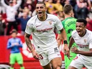 Liverpool monitora o zagueiro brasileiro Diego Carlos, do Sevilla