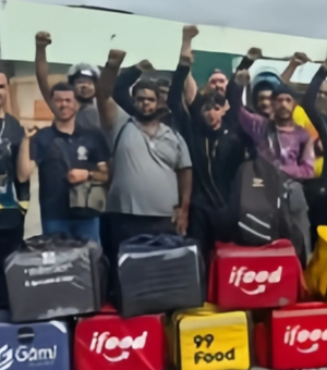 Entregadores e motoristas por aplicativo realizam protesto contra projeto de lei em Maceió