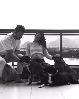 Camila Queiroz e Klebber Toledo estão grávidos: '5 meses esperando o amor da nossa vida'