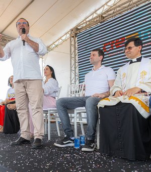 Luciano inaugura Centro de Educação Infantil e anuncia construção de mais 20 creches em Arapiraca