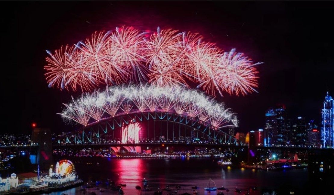 Com fogos, luzes e velas, Austrália, Nova Zelândia e Japão celebram 2022